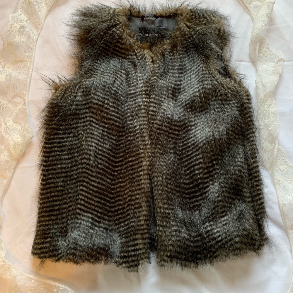!!!!!!!!SOLD!!!!!!!Fur vest size L